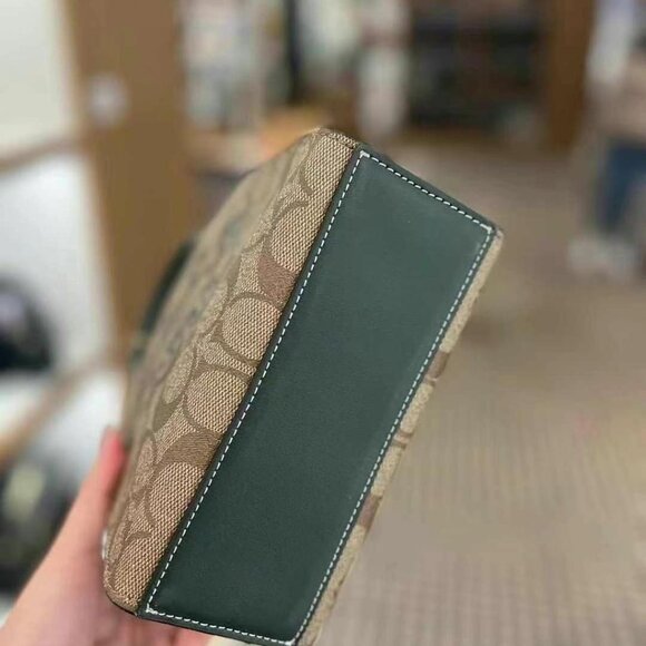 NWT Coach Mini Cally Crossbody In Signature Canvas With Varsity Motif cf381 - Picture 2 of 6